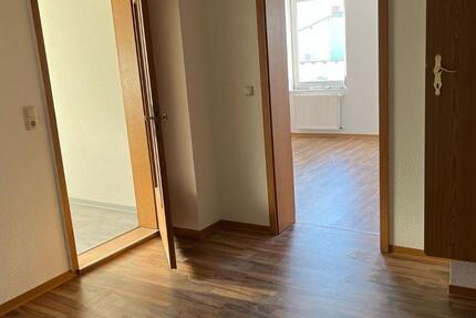 4-Raum-Wohnung - Nach Komplettrenovierung zu vermieten 4 zimmer