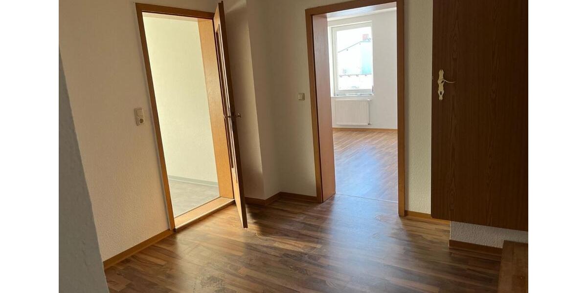 4-Raum-Wohnung - Nach Komplettrenovierung zu vermieten 4 zimmer