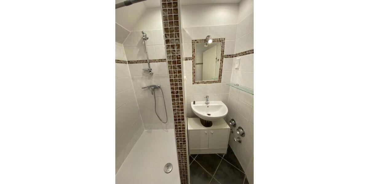 Dachgeschoßwohnung Wuppertal Lichtenplatz - 4 Zimmer, 70 m&sup2;, 510&euro; | Angebot:24715810