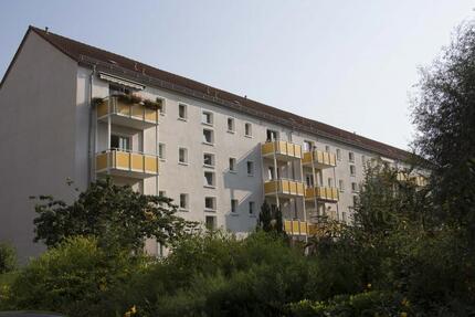 2 Zimmer, Dusche und großer Balkon - jetzt besichtigen!