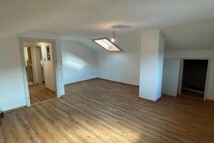 Dachgeschoss Wohnung in Högering