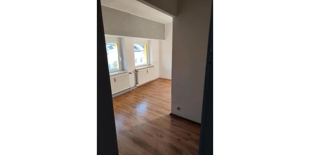 Etagenwohnung Weida - 2 Zimmer, 50 m&sup2;, 300&euro; | Angebot:25304483