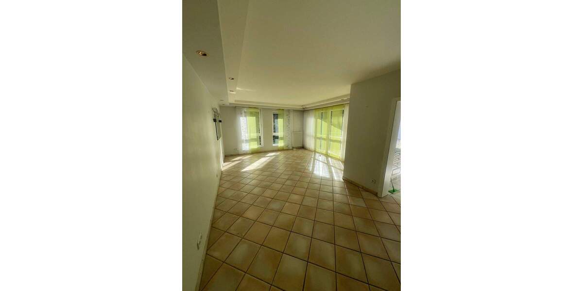 Etagenwohnung Baden-Baden Innenstadt - 3 Zimmer, 93 m&sup2;, 1.220&euro; | Angebot:25361712