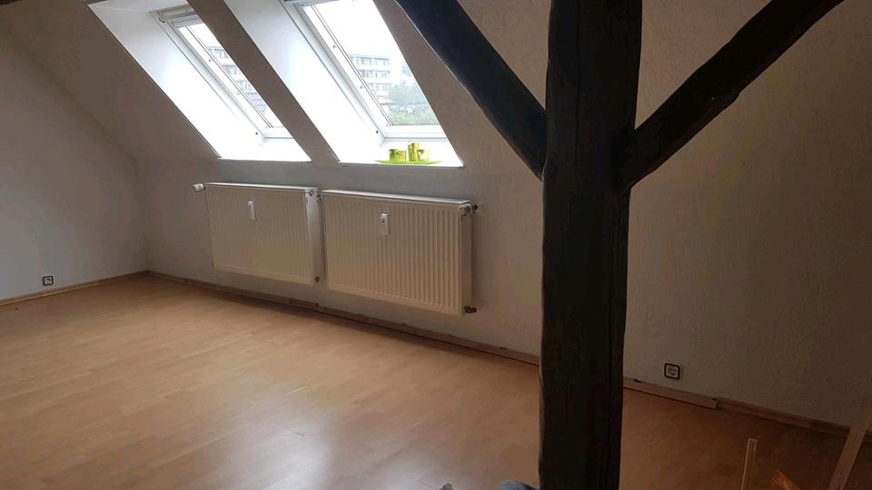 Dachgeschoßwohnung Oschersleben (Bode) - 2 Zimmer, 72 m&sup2;, 360&euro; | Angebot:26176144