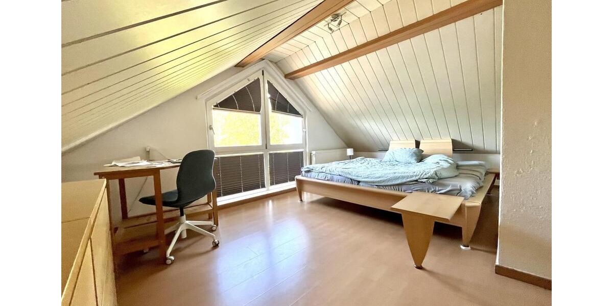 Großzügiges möbliertes Zimmer in WG 1 zimmer