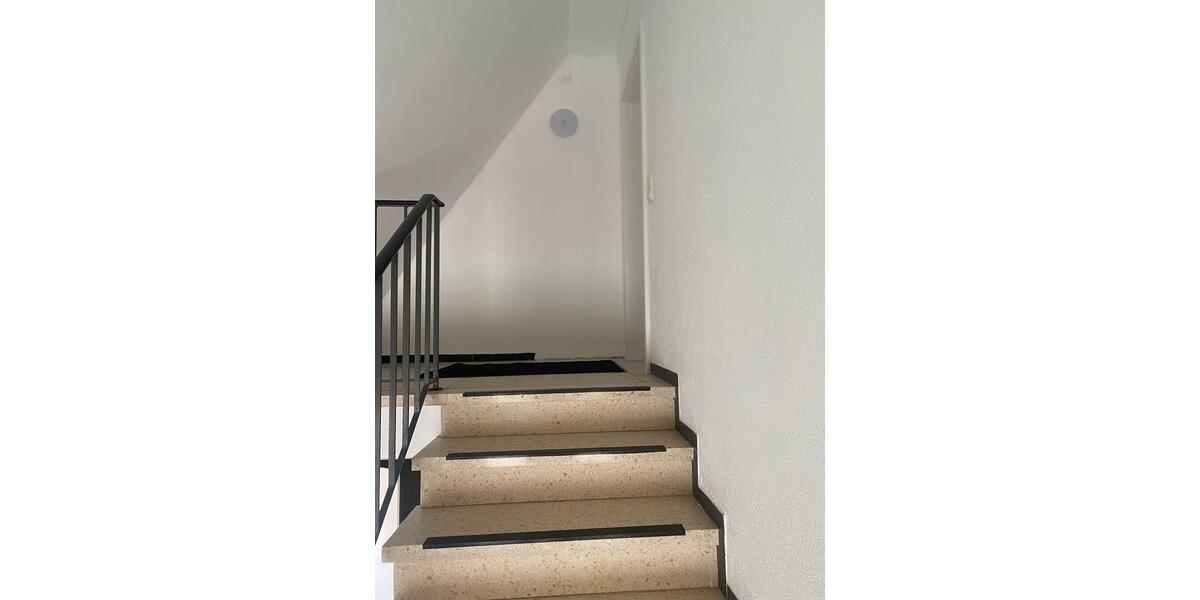 Dachgeschoßwohnung Ellwangen (Jagst) - 2 Zimmer, 60 m&sup2;, 800&euro; | Angebot:25791221