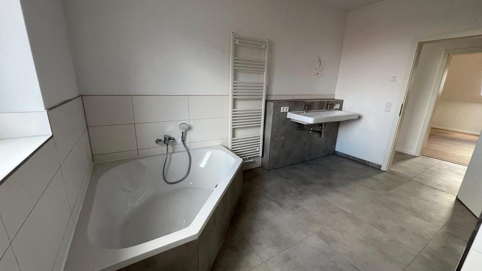 Einfamilienhaus Edewecht - 5 Zimmer, 158 m&sup2;, 1.750&euro; | Angebot:26699476