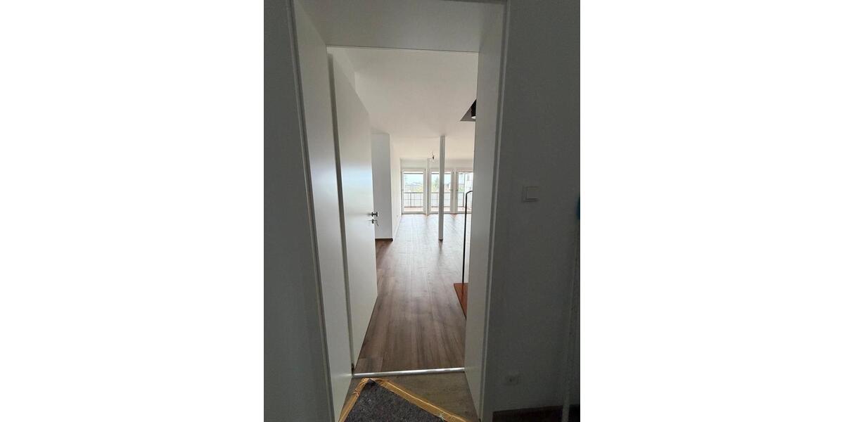 Zentrale 4-Zimmer Wohnung mit Balkon und Stellplatz 4 zimmer