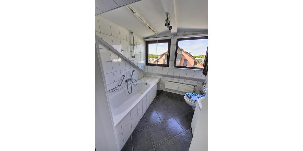 Dachgeschoßwohnung Regensburg Gallingkofen - 2.5 Zimmer, 70 m&sup2;, 880&euro; | Angebot:26583405