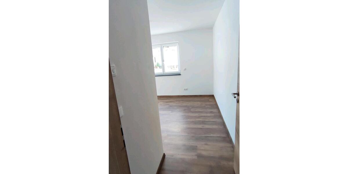 Etagenwohnung Cham - 1 Zimmer, 80 m&sup2;, 775&euro; | Angebot:24739720