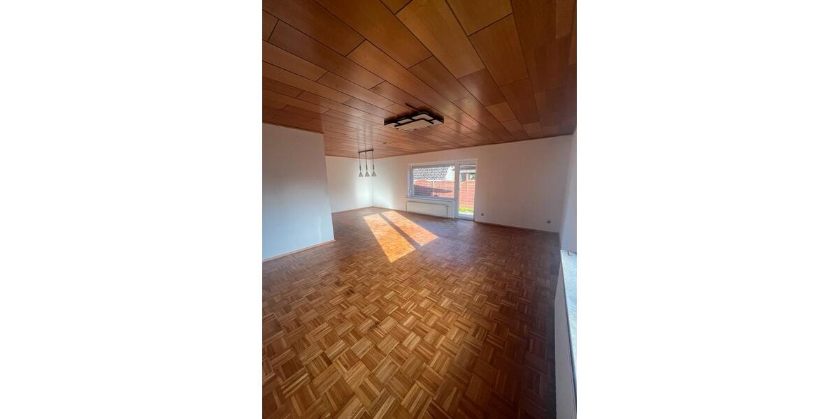 Erdgeschoßwohnung Lunden - 3 Zimmer, 100 m&sup2;, 900&euro; | Angebot:26606241