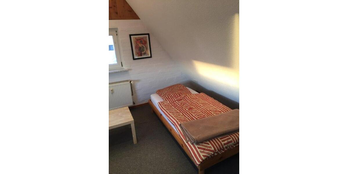 Dachgeschoßwohnung Hiddenhausen - 2 Zimmer, 22 m&sup2;, 350&euro; | Angebot:24689600