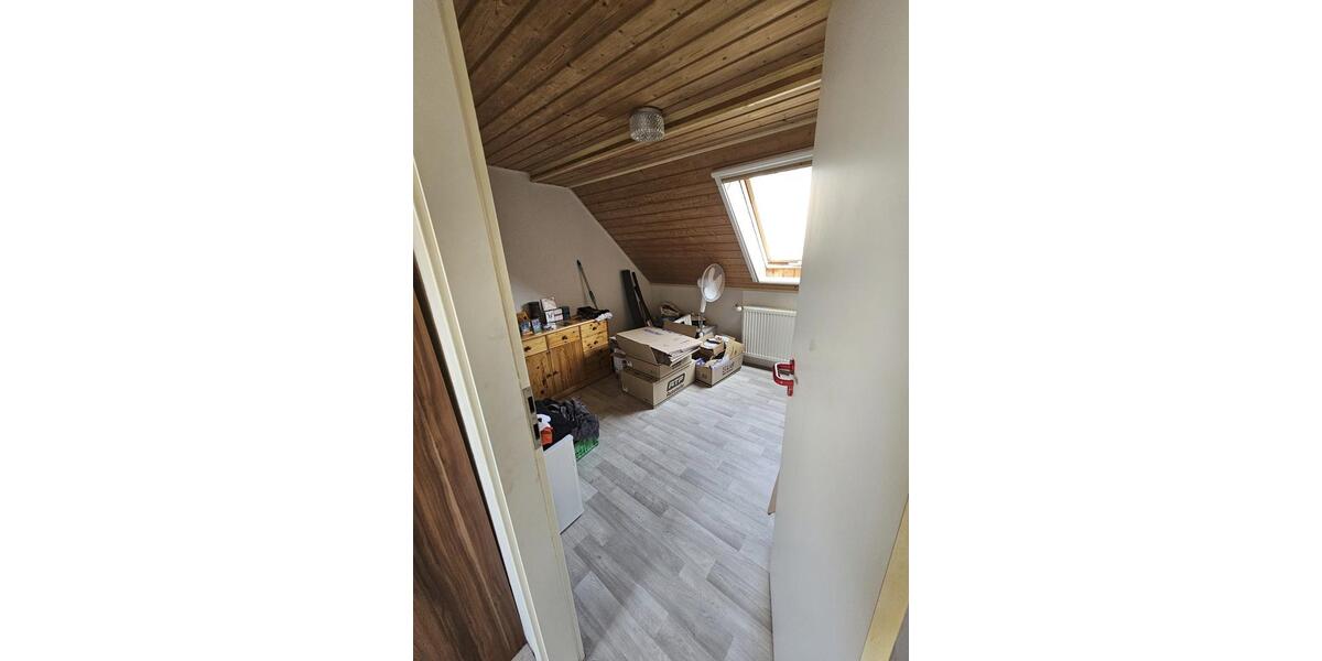 Dachgeschoßwohnung Apolda - 3 Zimmer, 50 m&sup2;, 470&euro; | Angebot:25832418