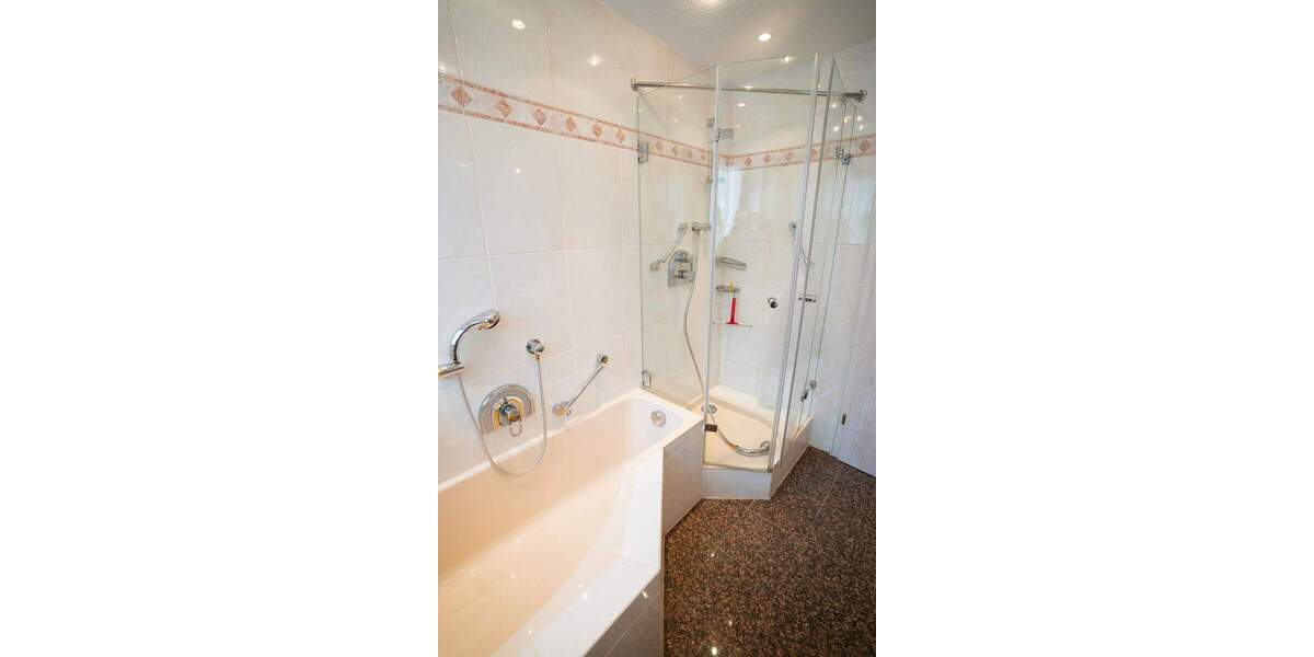 Terrassenwohnung Tuttlingen - 5 Zimmer, 170 m&sup2;, 1.600&euro; | Angebot:26500022