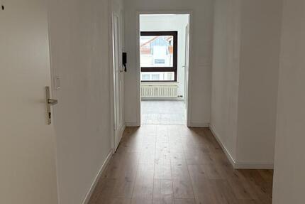 Charmante Dachgeschosswohnung: Helle 3 Zimmer mit optimalem Schnitt 3 zimmer