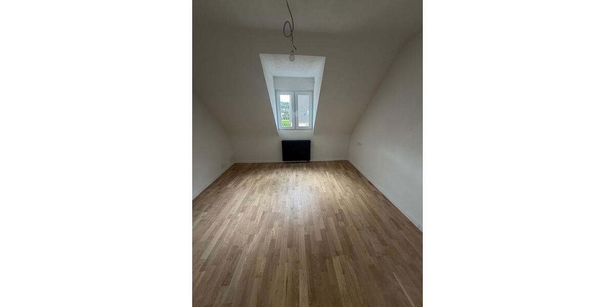 Dachgeschoßwohnung Achern - 3 Zimmer, 68 m&sup2;, 700&euro; | Angebot:26577718