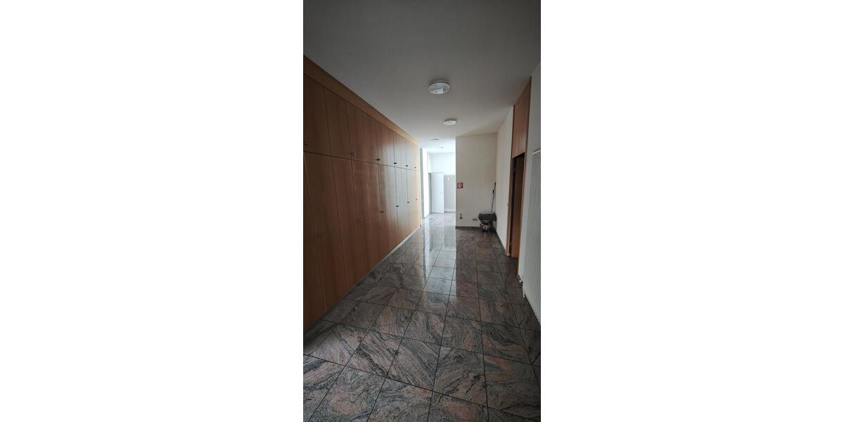 Gewerbeobjekt Schiffweiler - 2.200&euro; | Angebot:23577417