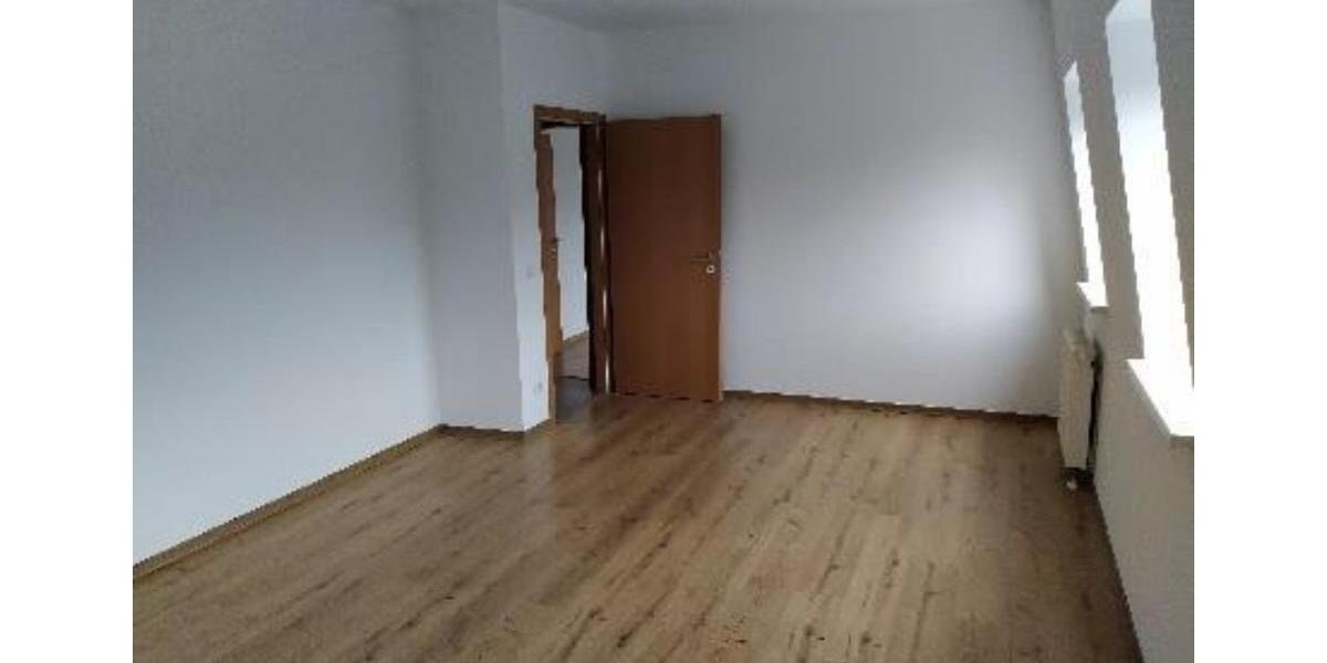 Dachgeschoßwohnung Forst (Lausitz) - 3 Zimmer, 98 m&sup2;, 735&euro; | Angebot:25366506