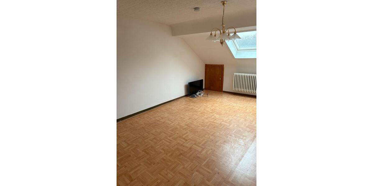 Dachgeschoßwohnung Völklingen - 3 Zimmer, 68 m&sup2;, 400&euro; | Angebot:26600730