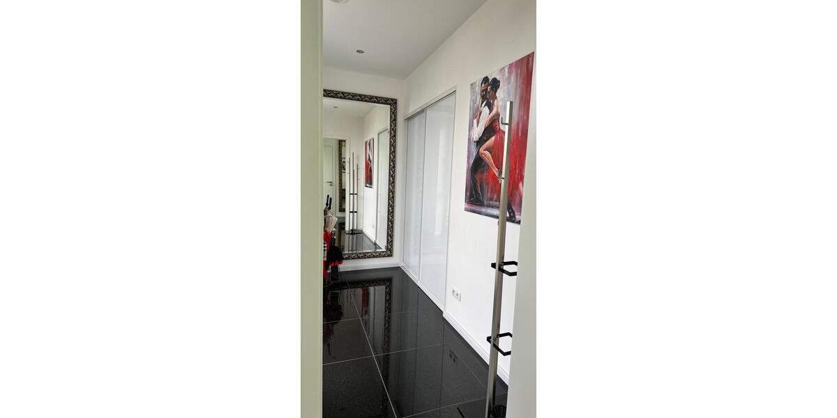 Teilmöbliert: Repräsentatives EFH in Habichtswald mit EBK, Sauna und Kamin 4 zimmer