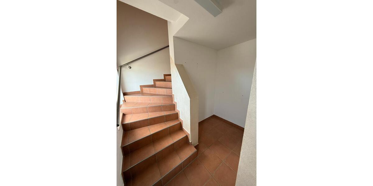 Dachgeschoßwohnung Deggendorf - 3 Zimmer, 95 m&sup2;, 800&euro; | Angebot:24704526