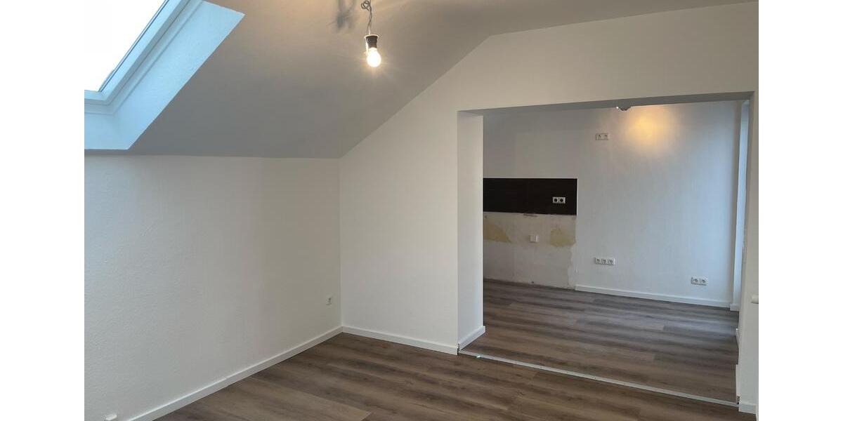 Dachgeschoßwohnung Plettenberg - 4 Zimmer, 150 m&sup2;, 1.250&euro; | Angebot:24363028