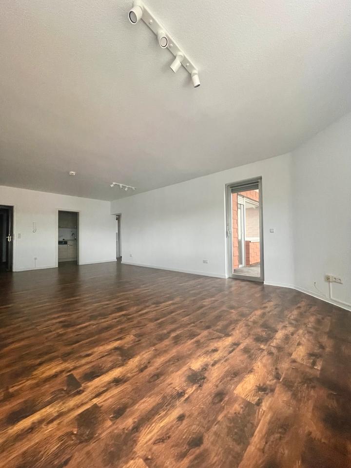 Sanierte ETW mit Tiefgaragenstellplatz in bester Innenstadtlage zimmer