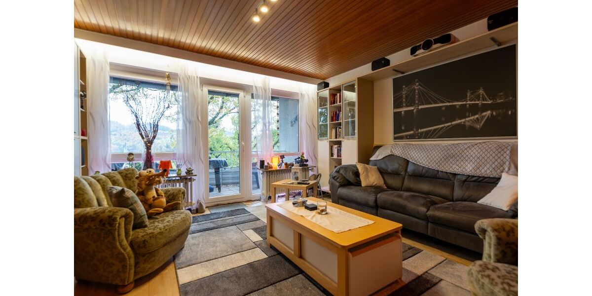 4 12 Zi., Küche, Bad, Gäste-WC, 2 x Loggia, Sauna, 4 zimmer