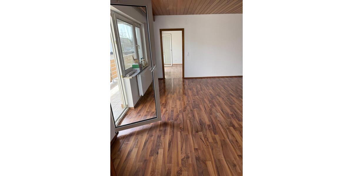 Etagenwohnung Riedstadt - 5.5 Zimmer, 120 m&sup2;, 1.450&euro; | Angebot:26250161