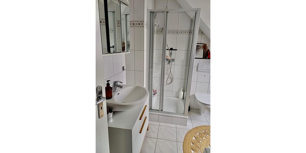 Lichtdurchflutete ein Zimmer Dachgeschosswohnung in Nieder-Olm 1 zimmer