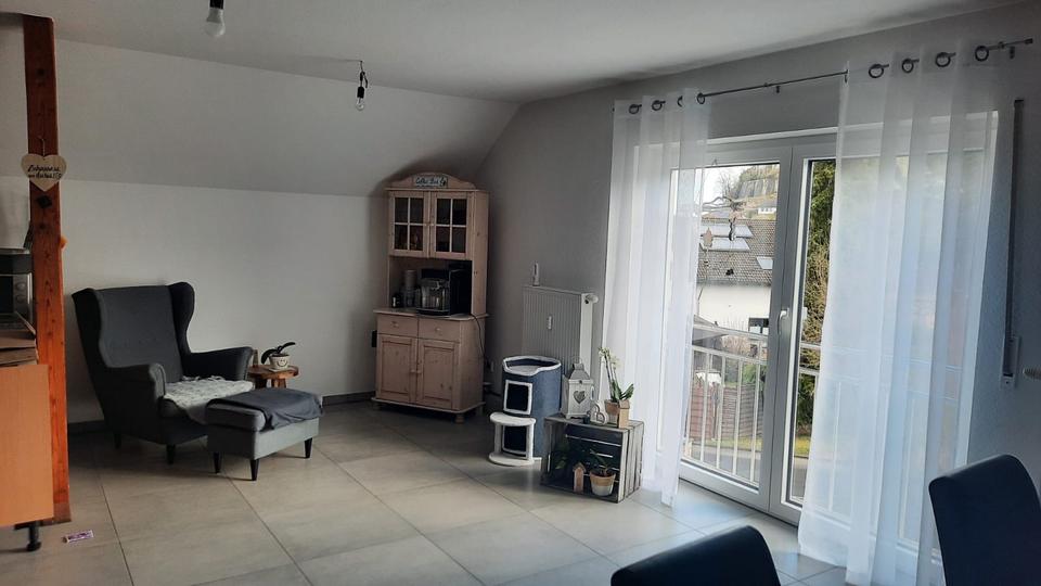 Dachgeschoßwohnung Hundsangen - 2 Zimmer, 85 m&sup2;, 1.000&euro; | Angebot:25787775