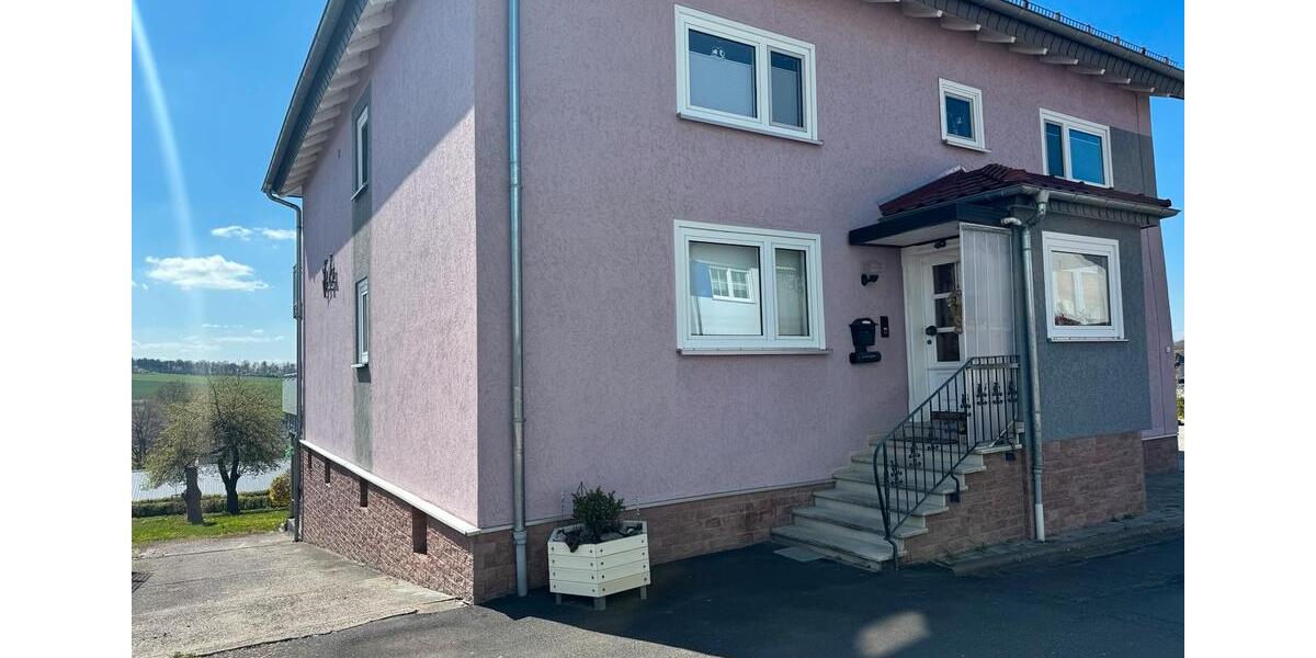 Etagenwohnung Neukirchen - 3 Zimmer, 120 m&sup2;, 1.400&euro; | Angebot:26148673