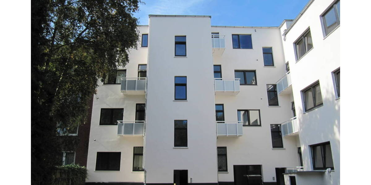 Schöne helle Wohnung in ruhiger Lage! Frei ab sofort! Hervorragend als WG geeignet! 4 zimmer