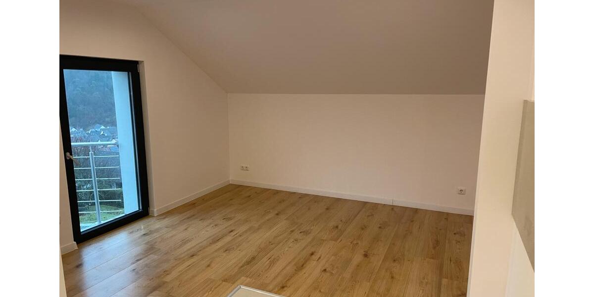 Dachgeschoßwohnung Wetzlar Altenberger Straße - 2 Zimmer, 70 m&sup2;, 730&euro; | Angebot:26461825