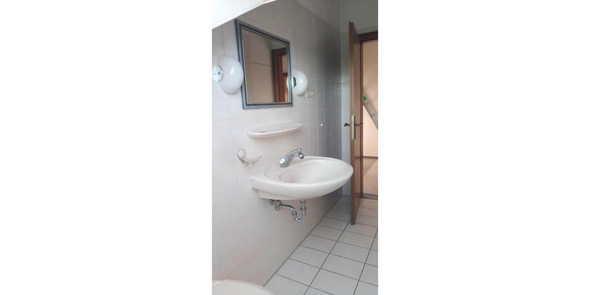 Dachgeschoßwohnung Overath - 2 Zimmer, 71 m&sup2;, 700&euro; | Angebot:25640167