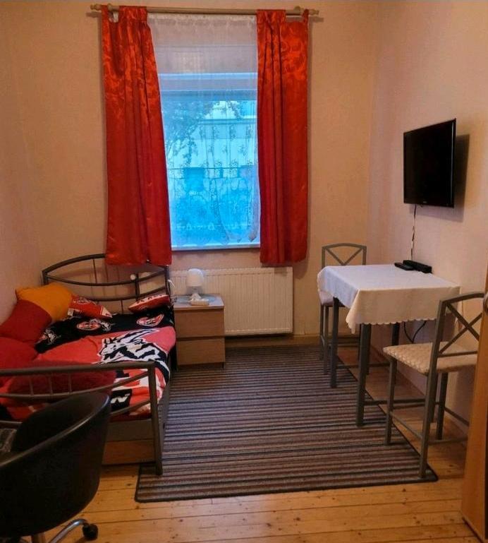 Wg Zimmer in Köln Vingst an ruhige Dame zu vermieten