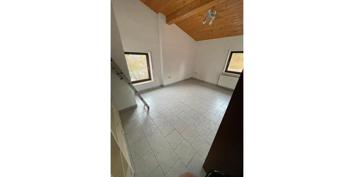 Dachgeschoßwohnung Oberthal - 3 Zimmer, 103 m&sup2;, 800&euro; | Angebot:26232578