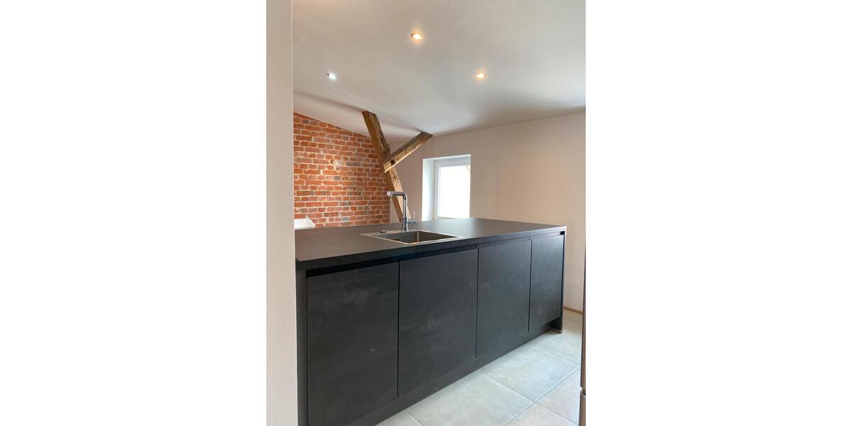 Dachgeschoßwohnung Wismar Altstadt - 2 Zimmer, 92 m&sup2;, 2.100&euro; | Angebot:24885801