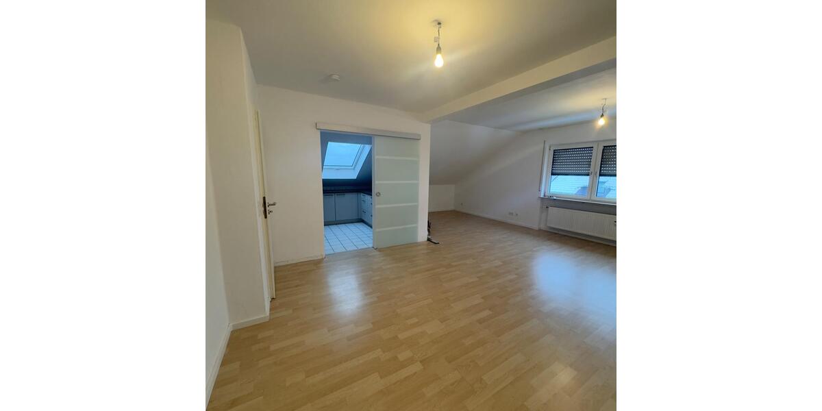 Dachgeschoßwohnung Langen (Hessen) - 3 Zimmer, 72 m&sup2;, 1.300&euro; | Angebot:24995845