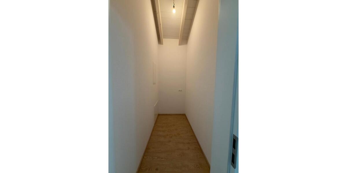 Dachgeschoßwohnung Neuffen - 3 Zimmer, 93 m&sup2;, 1.550&euro; | Angebot:26130342
