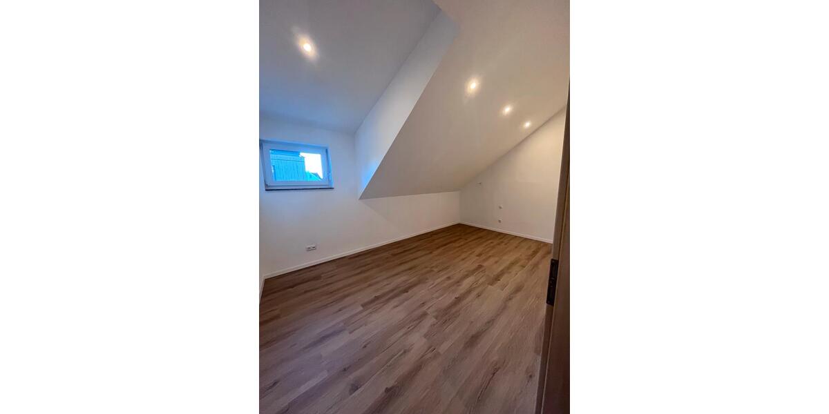 Einfamilienhaus Deggendorf - 3 Zimmer, 110 m&sup2;, 1.485&euro; | Angebot:26452909