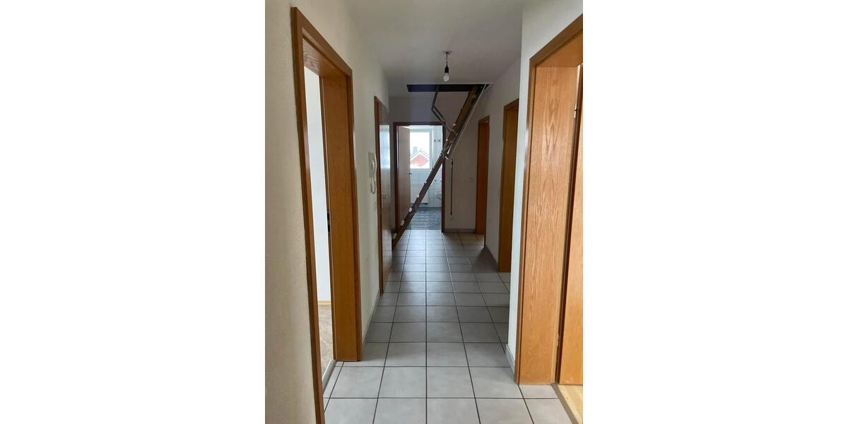 Dachgeschoßwohnung Wenden - 4 Zimmer, 105 m&sup2;, 970&euro; | Angebot:26086777