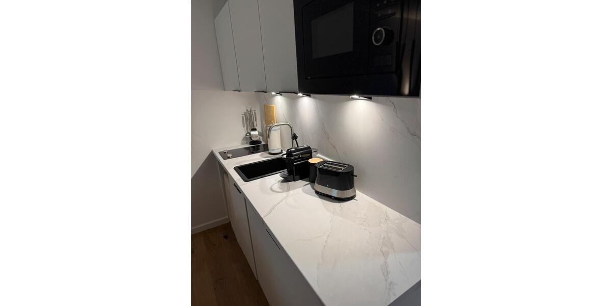 Etagenwohnung Köln Innenstadt - 1 Zimmer, 20 m&sup2;, 1.350&euro; | Angebot:26646078