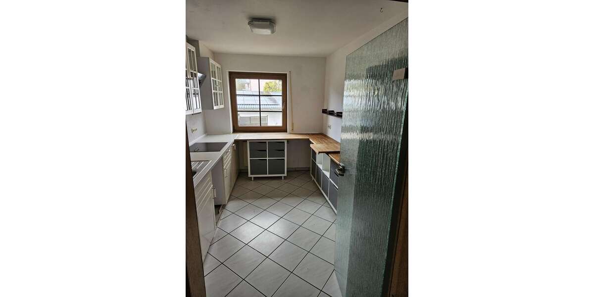 Etagenwohnung Ingelheim am Rhein - 3 Zimmer, 97 m&sup2;, 1.100&euro; | Angebot:24821365