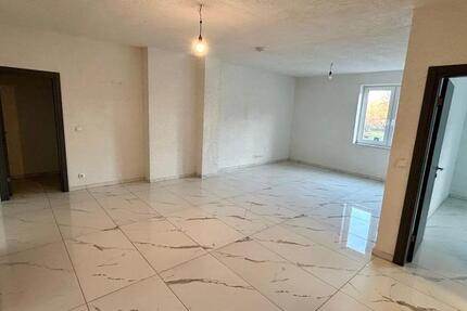 Wohnung Römhild - 2 Zimmer, 60 m&sup2;, 650&euro; | Angebot:26613456