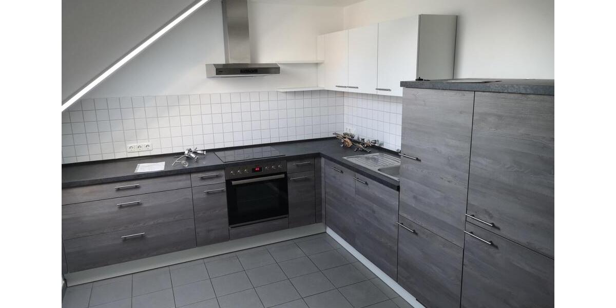 Wunderschöne, helle, geräumige 4 Zimmer Wohnung 4 zimmer