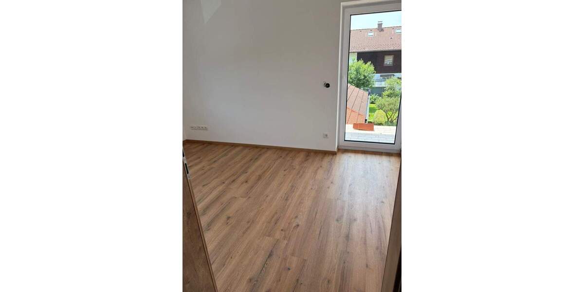 Etagenwohnung Penzberg - 4 Zimmer, 130 m&sup2;, 2.100&euro; | Angebot:24793540