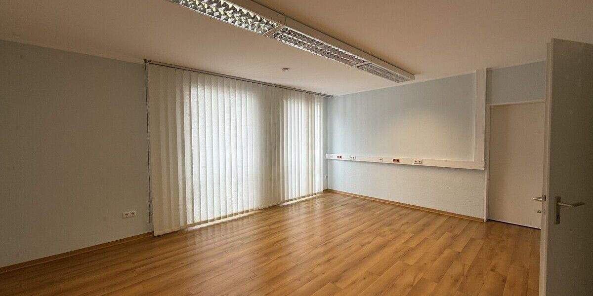 Gewerbeobjekt Siegburg - 4 Zimmer, 104 m&sup2;, 1.300&euro; | Angebot:25278666