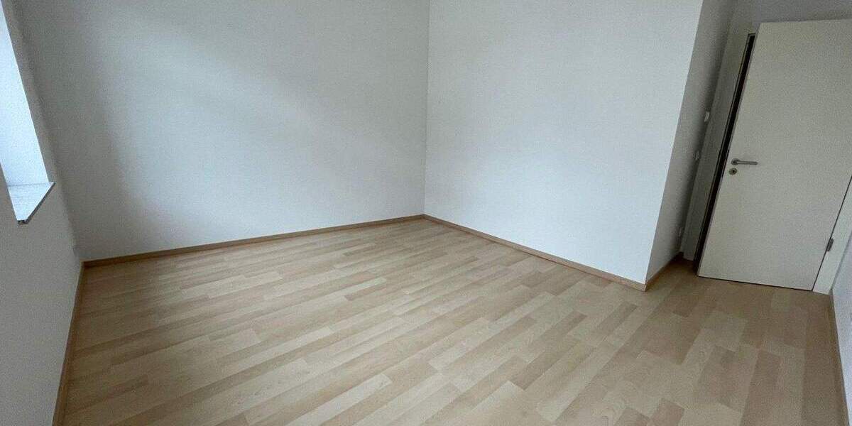 Etagenwohnung Limbach-Oberfrohna Oberfrohna - 2 Zimmer, 48 m&sup2;, 290&euro; | Angebot:24823873