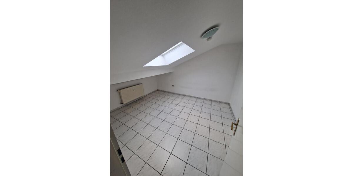 Dachgeschoßwohnung Lützelbach - 4 Zimmer, 84 m&sup2;, 750&euro; | Angebot:24470176